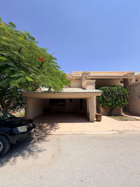 Casa en Residencial el Fresno, Torreón: Espacios Amplios y Comodidades Exclusivas