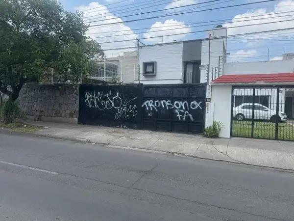 Casa en venta en Fraccionamiento Jardines del Bosque, Guadalajara