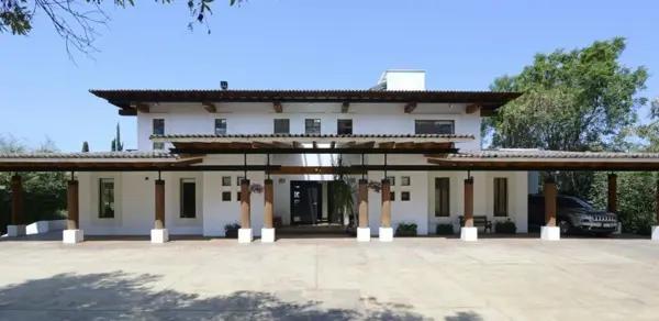 Residencia Autosustentable en Venta | Alberca, Jardín y Vista al Lago