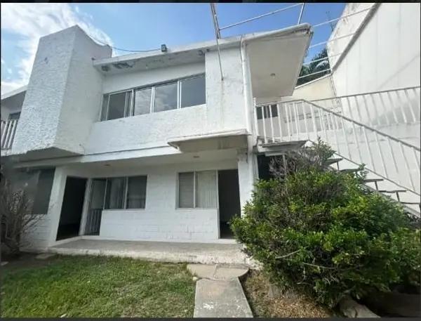 Casa ideal para oficinas a unos pasos de la Av. Plan de Ayala en Cuernavaca