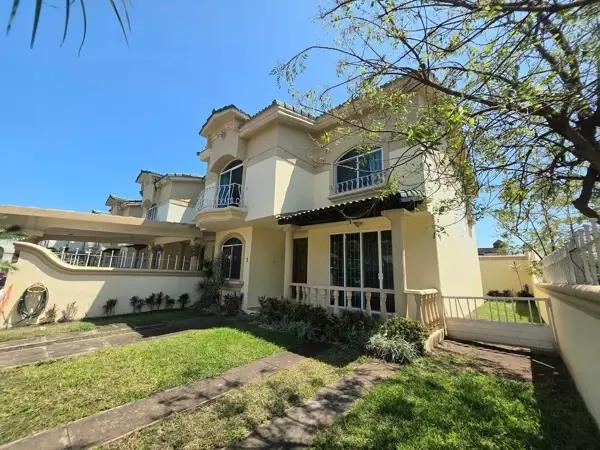 CASA EN VENTA EN RESIDENCIAL LA JOYA, BOCA DEL RIO