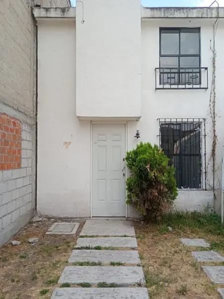 CASA EN RENTA VILLAS SANTIN TOLUCA