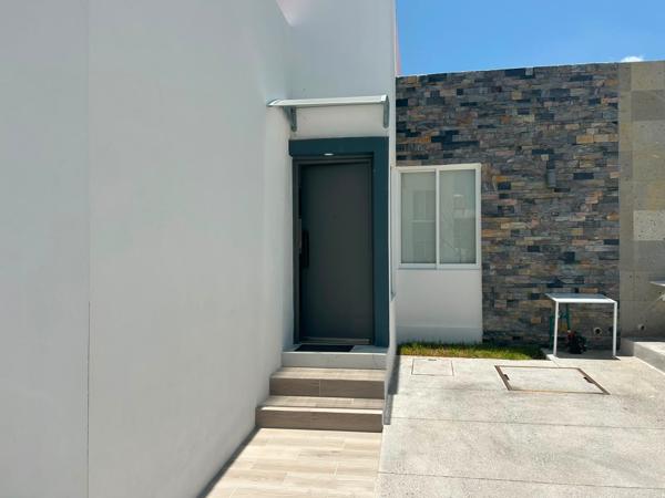 CASA AMUEBLADA EN RENTA ABADA RESIDENCIAL