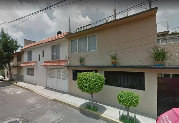 CASA EN VENTA EN C. MOGUER IZTAPALAPA CDMX