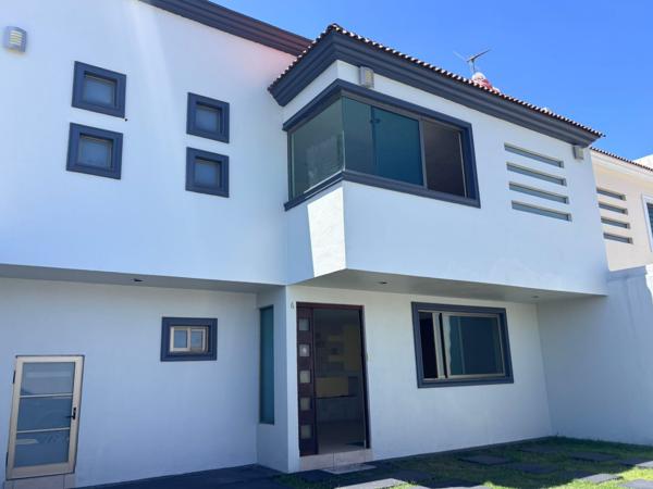 Casa en renta en Cacalomacán con terraza y espectacular rooftop con vista al Nevado de Toluca