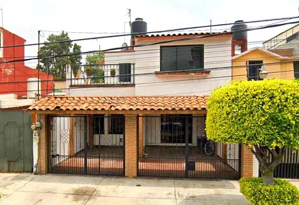 Casa en Remate Hipotecario en Valle Dorado, Tlalnepantla de Baz