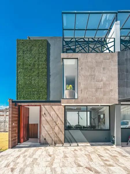 CASA EN RENTA EN SAN PEDRO CHOLULA CON 3 RECÁMARAS Y SALA DE TV