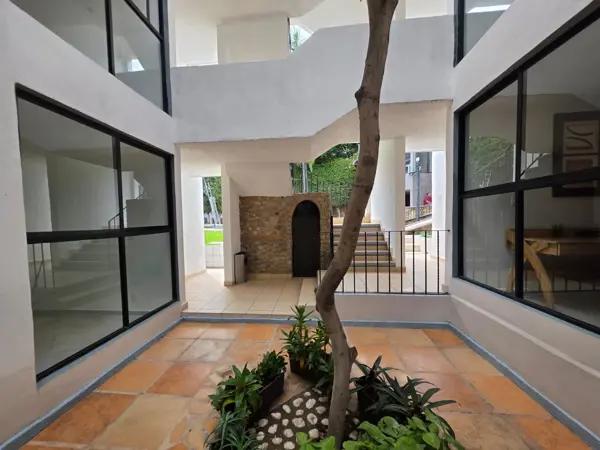 Departamento Remodelado en planta baja con alberca en venta. cercano a Plan de ayala