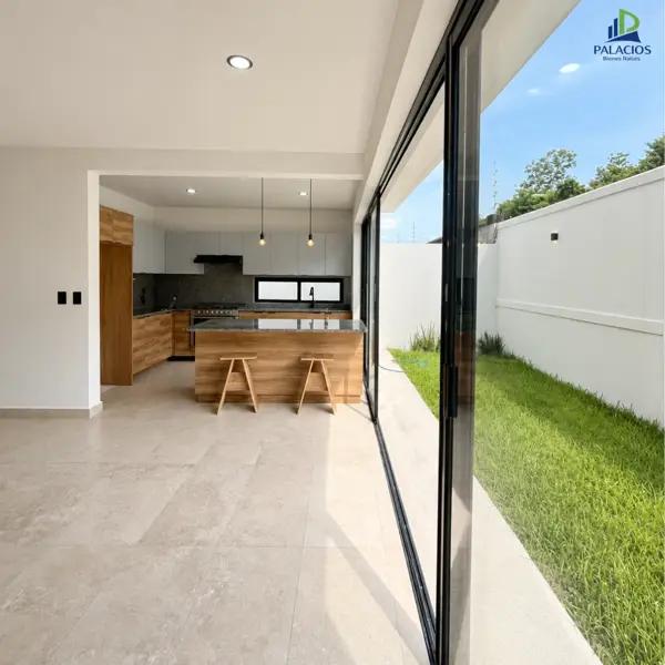 CASA CON JARDIN + RECAMARA EN PLANTA BAJA