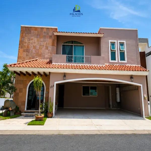 CASA CON 401 MT2 DE CONSTRUCCION EN ESQUINA CON ALBERCA