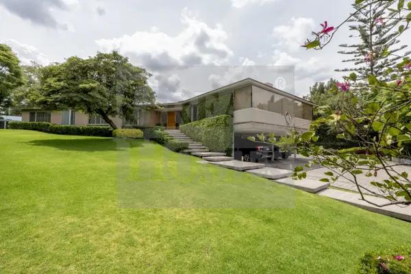 Casa en Venta en Calle cerrada con Vigilancia, Jardines del Pedregal