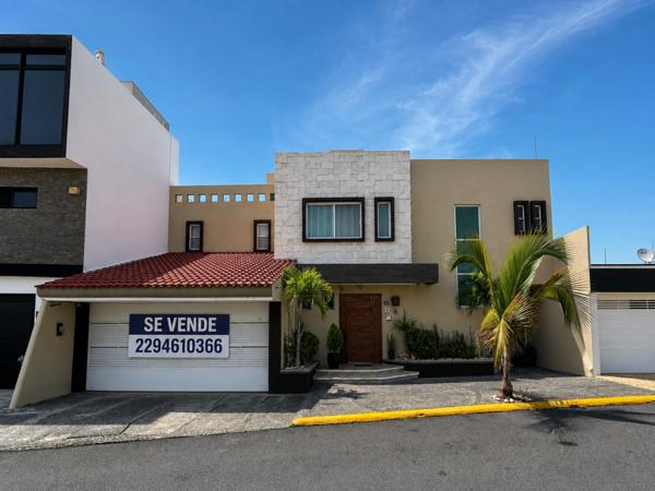 Casa en Venta en Playas del Conchal, Alvarado: Exclusivo Fraccionamiento con Vista al Mar