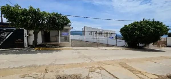 ¡¡ AMPLIO LOCAL COMERCIAL EN VENTA EN TZOMPANTLE !!