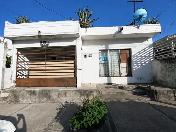 CASA en VENTA  Col. ZERTUCHE  GPE