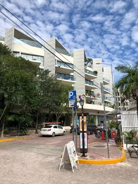 SE VENDE DEPARTAMENTO EN PLAYA DEL CARMEN  TOTALMENTE AMUEBLADO Y EQUIPADO