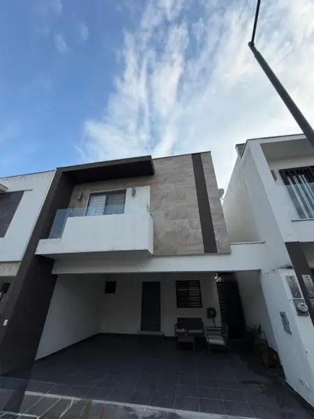 Casa - Fraccionamiento Arbado