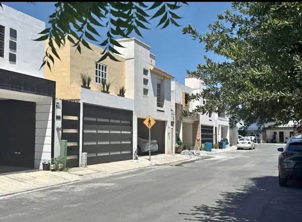 Casa en Renta en Fraccionamiento Palmas Diamante, San Nicolás de Los Garza Nuevo León.