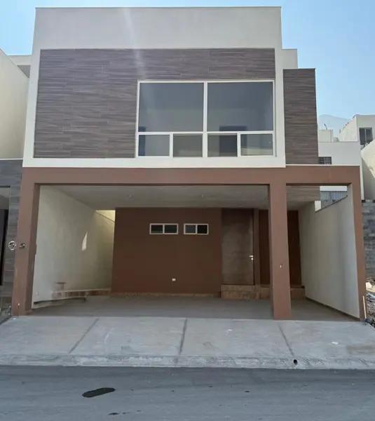 Casa en Venta en Fraccionamiento La Joya de La Montaña en Cumbres, García, N. L.