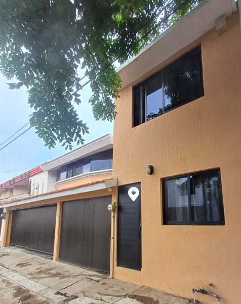 Casa en venta con paneles solares en Costa de Oro