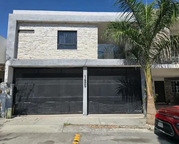 Casa en Venta en Hacienda Santa Fe, Zona La Fe, en Apodaca