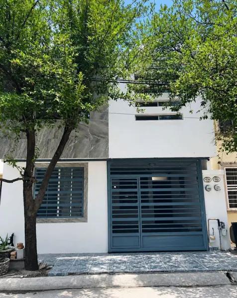 Casa en Venta en La Colonia Santa Cecilia, Apodaca, Nevo León