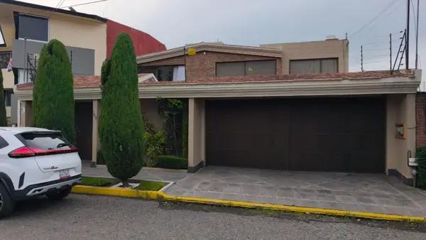 Casa en venta en club de golf San Carlos, Metepec - 4 recámaras