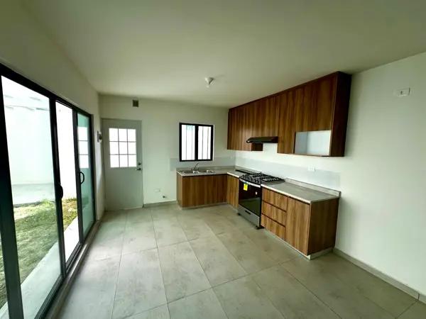 CASA NUEVA EN RENTA AL SUR DE SALTILLO