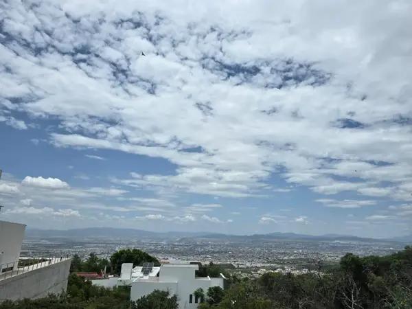Terreno en venta en Vista Real y Country Club, Corregidora, Querétaro