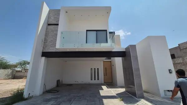 CASA EN RENTA CORTIJO LAS TROJES CON PANELES SOLARES
