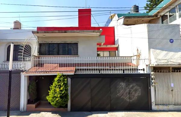 Casa en Remate Bancario en Paseos de Churubusco, Iztapalapa, Ciudad de México