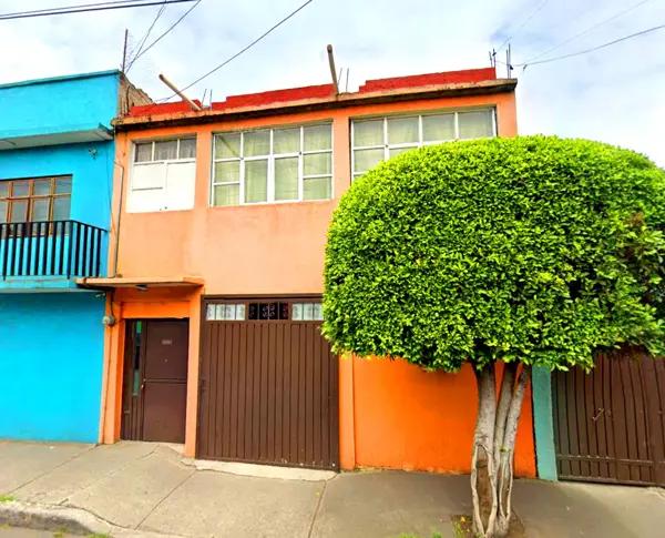 Remate de Casa en Iztacalco, Ciudad de México: 3 Recámaras, 2.5 Baños