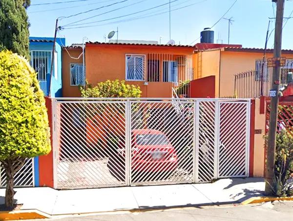 Venta de casa en Miguel Hidalgo, Tláhuac con 3 recámaras y oportunidad de remate