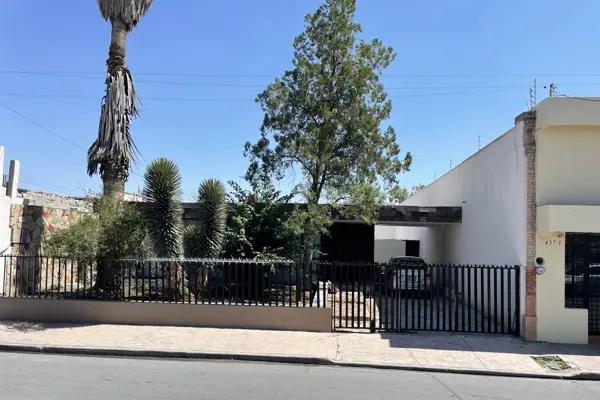 Casa en RENTA con vocación comercial en Zona Centro