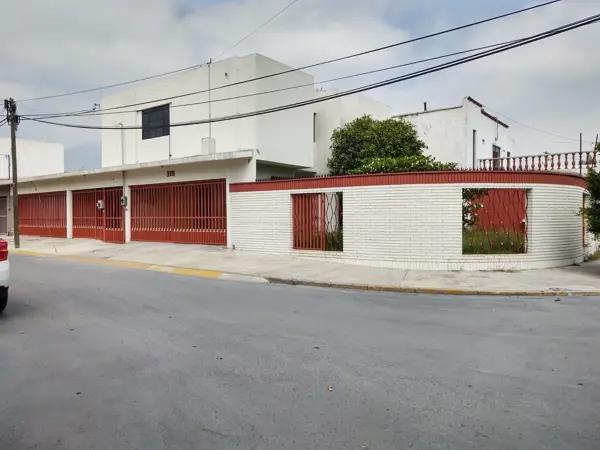 Casa en Venta en Mitras Centro