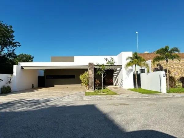 Casa de una planta en renta con paneles solares en La Rejoyada Casa de una planta en renta con paneles solares en La Rejoyada