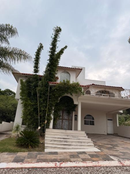 Casa en Renta en Vista Real, Corregidora: Amplia Residencia CON TODO!!