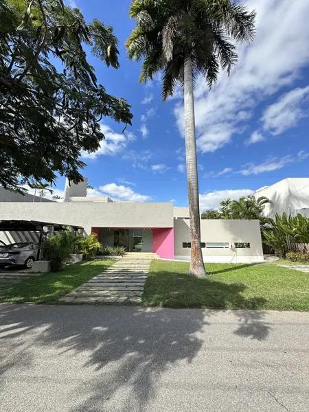 Casa en renta de una planta en Club de Golf la Ceiba Casa en renta de una planta en Club de Golf la Ceiba