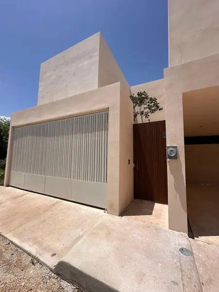 ¡ÚLTIMA UNIDAD! Casa en venta en Temozón Norte a pie de calle.