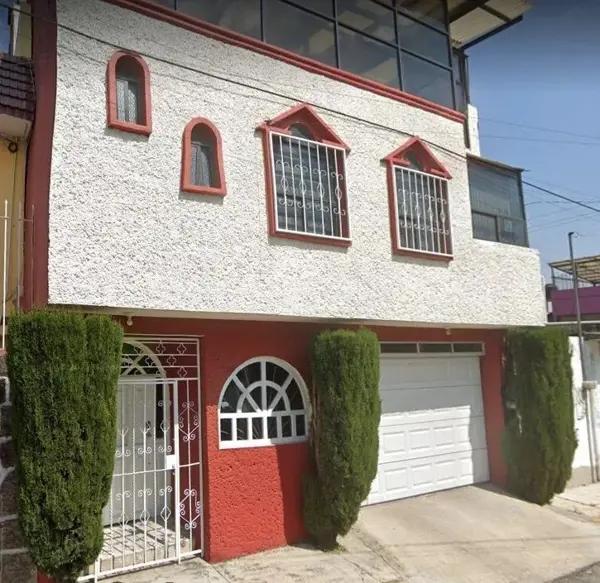 Casa en Venta en Toluca, Colonia Celanese
