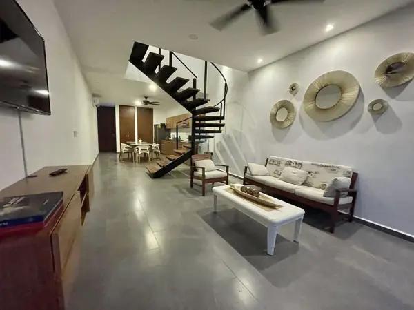 Departamento tipo loft amueblado en renta en Arcadia.