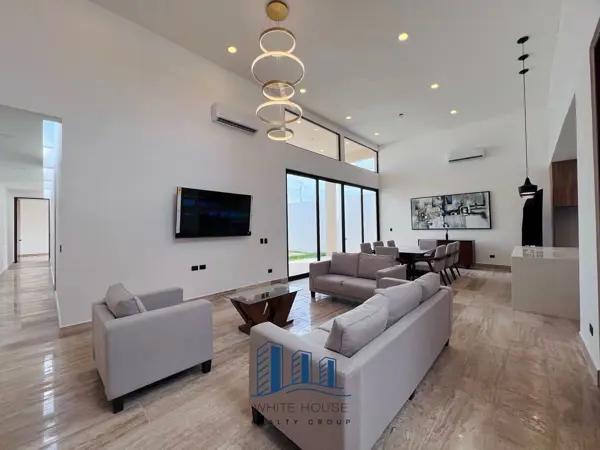 Casa en Venta de una planta en Xcanatun de 3 habitaciones + cuarto de servicio