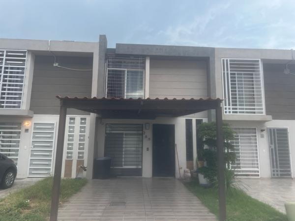 Casa en Venta en Belcanto,  Coto Nápoles, Tlajomulco de Zúñiga, con Elegante Cocina Integral
