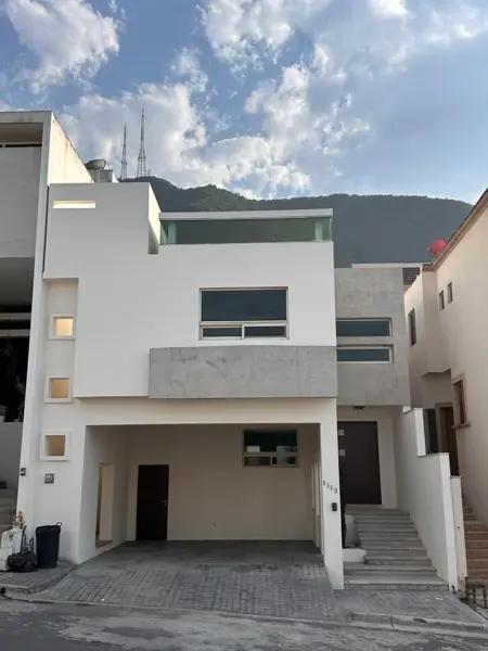Casa En Renta, Privanzas, San Pedro Garza García, Nuevo León