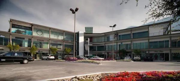 Local Comercial en Renta, Plaza Carrizalejo, San Pedro Garza García, Nuevo León