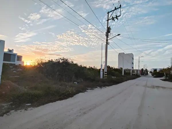 TERRENO MUY BIEN UBICADO EN CHICHULUB PUERTO EN EL KM 12