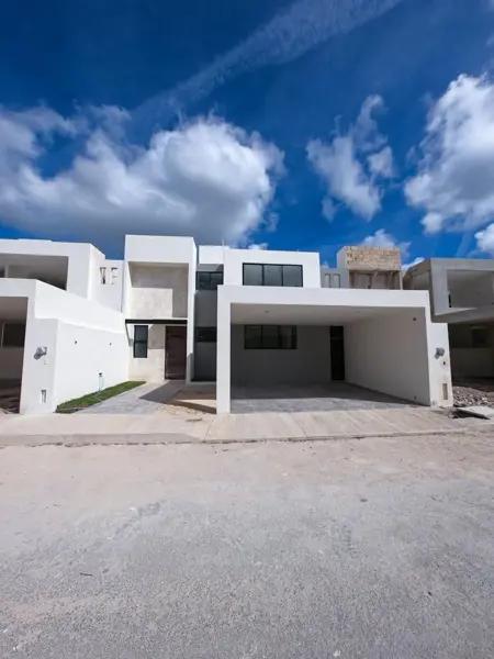 Casa en venta con piscina en Praderas del Mayab. Casa en venta con piscina en Praderas del Mayab.