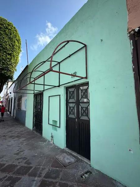 Renta de Casa Comercial en el Centro de Querétaro sobre Av. Principal