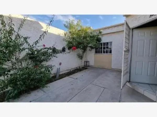 CASA EN RENTA, SECTOR ORIENTE TORREON COAHUILA