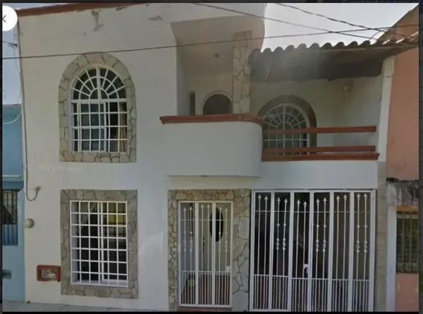 CASA EN VENTA EN COL. 24 DE JUNIO, TUXTLA GUTIERREZ.