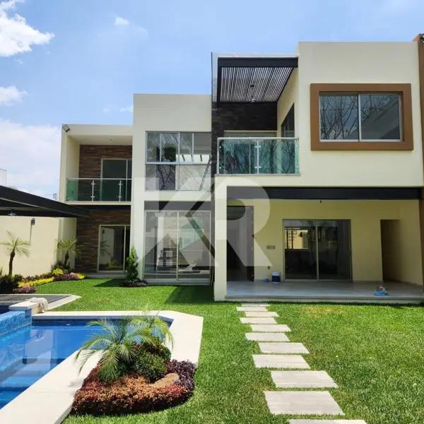 Casa Minimalista en Fraccionamiento en Zona Dorada Cuernavaca